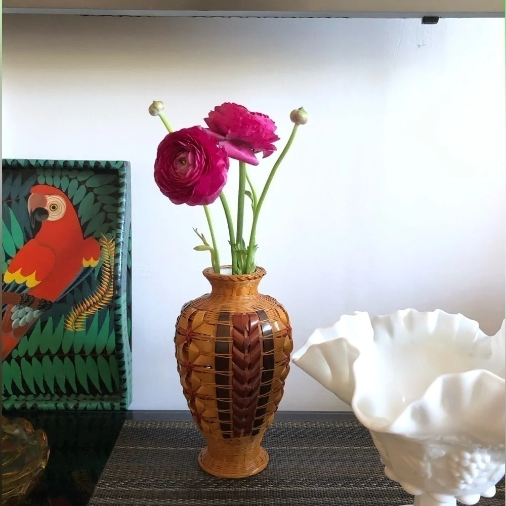 Vintage woven Chinese vase. - Picture 2 of 5